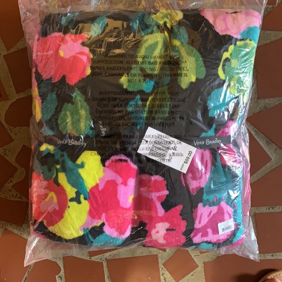 Vera Bradley Hilo Meadow Throw Blanket - Picture 2 of 4